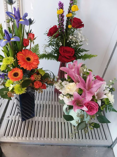 Florist «Send Your Love Flowers & Balloons», reviews and photos, 1417 SW Military Dr, San Antonio, TX 78221, USA