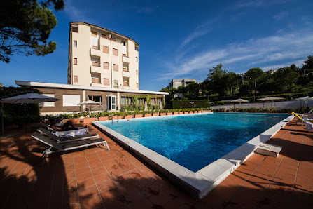 Touring Hotel Via Spagnoli, 18, 60015 Falconara Marittima AN, Italia