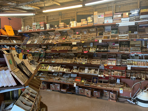 Cigar Shop «Cigar Hut», reviews and photos, 1172 Estero Blvd # 103, Fort Myers Beach, FL 33931, USA