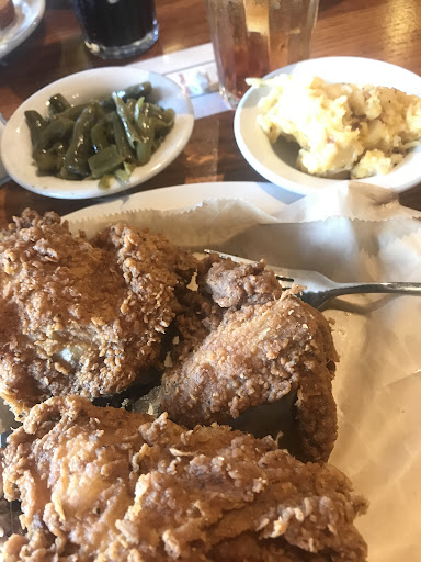 American Restaurant «Cracker Barrel Old Country Store», reviews and photos, 106 Marketplace Dr, Hampton, VA 23666, USA