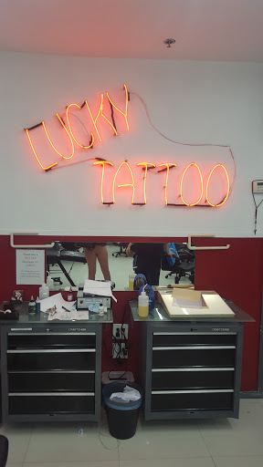 Tattoo Shop «Lucky Tattoo», reviews and photos, 1639 Washington Ave, Miami Beach, FL 33139, USA