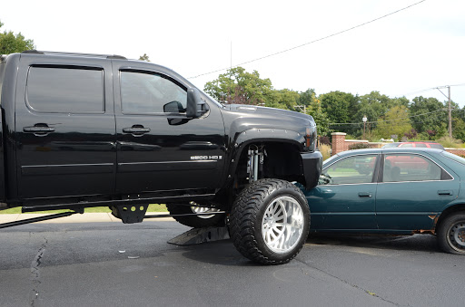 Car Dealer «Auto Villa», reviews and photos, 302 S Lake St, Grayslake, IL 60030, USA