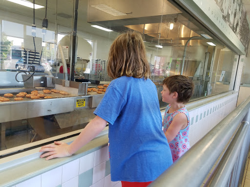 Bakery «Krispy Kreme Doughnuts», reviews and photos, 2900 S 108th St, Milwaukee, WI 53227, USA