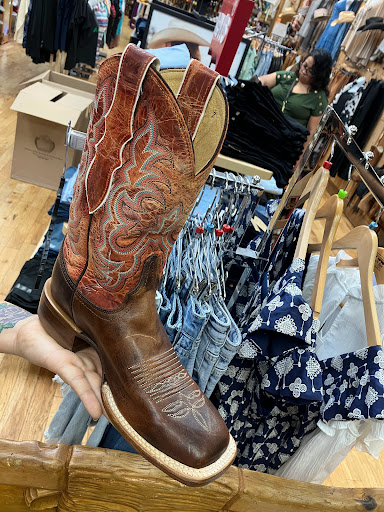 Stores to buy cowboy boots Chicago