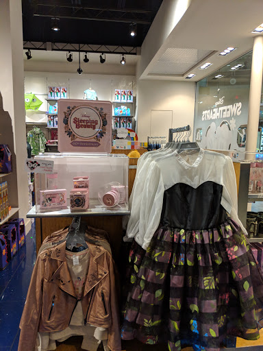 Toy Store «Disney Store», reviews and photos, 7700 W Arrowhead Towne Center, Glendale, AZ 85308, USA