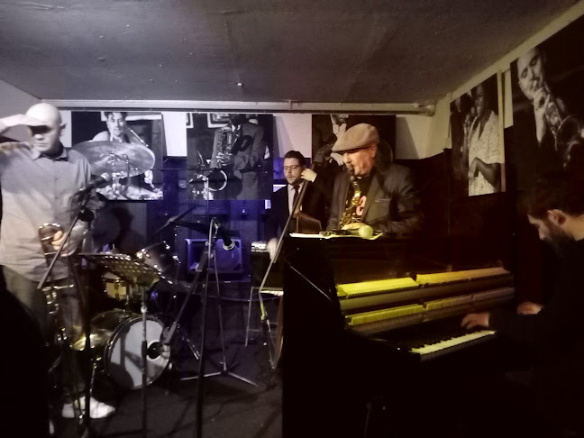 Jazzlive at The Crypt - Night club