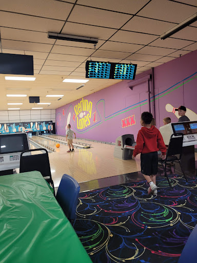 Bowling Alley «Sterling Lanes», reviews and photos, 33200 Schoenherr Rd, Sterling Heights, MI 48312, USA