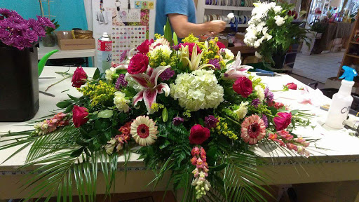 Florist «Metro Florist & Gifts», reviews and photos, 216 W 6th St, Ferris, TX 75125, USA