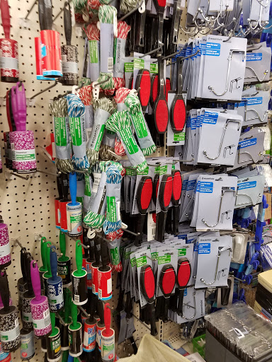 Dollar Store «Dollar Tree», reviews and photos, 1800 Douglas Rd, Montgomery, IL 60538, USA
