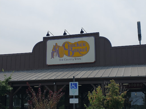 American Restaurant «Cracker Barrel Old Country Store», reviews and photos, 427 N Broadway, Pennsville, NJ 08070, USA