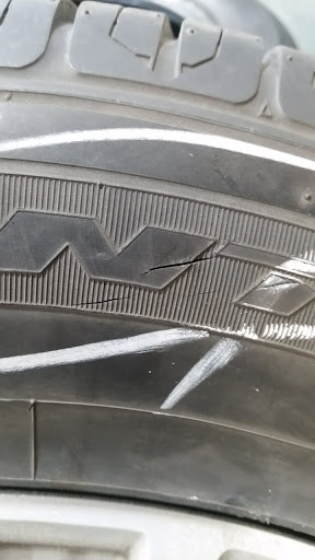 Tire Shop «Discount Tire Store - Joliet, IL», reviews and photos, 1719 W Jefferson St, Joliet, IL 60435, USA