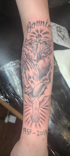 Explore girly skull tattoo ideas, creative tattoo ideas in Lewiston, available at Walkins tattoos studio