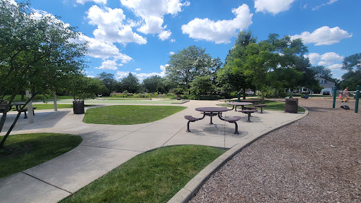 Park «Fountain Square Park», reviews and photos, 1751 Gibson Dr, Elk Grove Village, IL 60007, USA