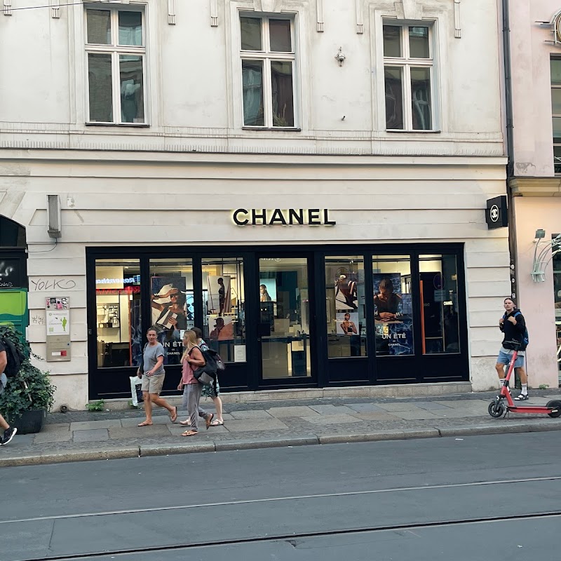 CHANEL Fragrance and Beauty Boutique