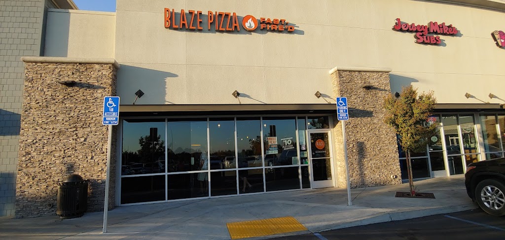 Blaze Pizza 93611