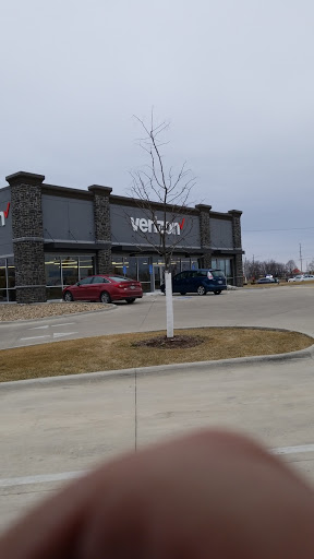 Cell Phone Store «Verizon», reviews and photos, 3500 Williams Blvd SW, Cedar Rapids, IA 52404, USA