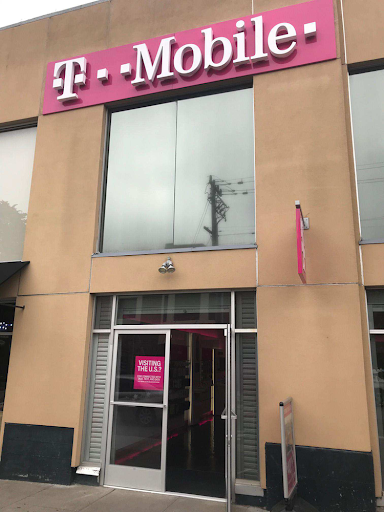 Cell Phone Store «T-Mobile», reviews and photos, 1210 9th Ave, San Francisco, CA 94122, USA