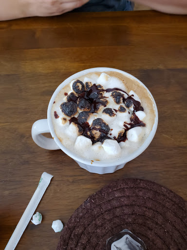 Restaurant «The Pineapple Tea Room & Coffee Shoppe», reviews and photos, 604 Colwyn St, Cumberland Gap, TN 37724, USA