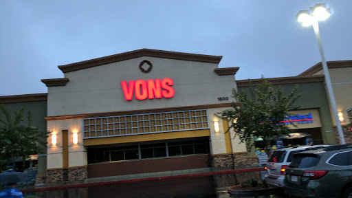 Grocery Store «Vons», reviews and photos, 1600 Foothill Blvd, La Verne, CA 91750, USA