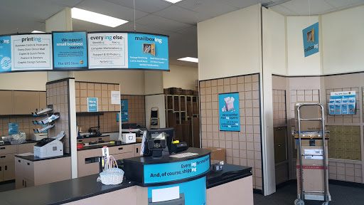 Shipping and Mailing Service «The UPS Store», reviews and photos, 1146 S Waukegan Rd, Waukegan, IL 60085, USA