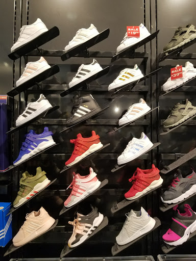 Shopping Mall «The Mall at Greece Ridge», reviews and photos, 271 Greece Ridge Center Dr, Rochester, NY 14626, USA