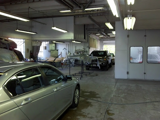 Auto Body Shop «Gustafson Body Shop», reviews and photos, 23 W Maple Ave, Mundelein, IL 60060, USA