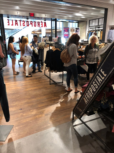 Clothing Store «Aéropostale», reviews and photos, 200 Baychester Ave, Bronx, NY 10475, USA