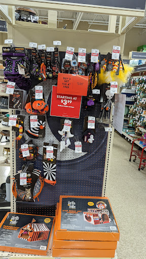 Pet Supply Store «PetSmart», reviews and photos, 5005 S 74th St, Greenfield, WI 53220, USA