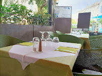 Atmosphère du Restaurant L'Ombrée à Saint-Florent - n°2