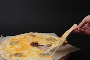 7БА - super сирна доставка піци та суші Івано-Франківськ image