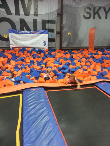 Country Club «Avon Oaks Country Club», reviews and photos, 32300 Detroit Rd, Avon, OH 44011, USA