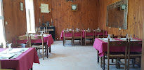 Atmosphère du Restaurant Le Montafilan (Auberge Bar Épicerie) à Mareau-aux-Bois - n°8