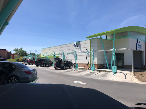 Fins Car Wash en Greensboro