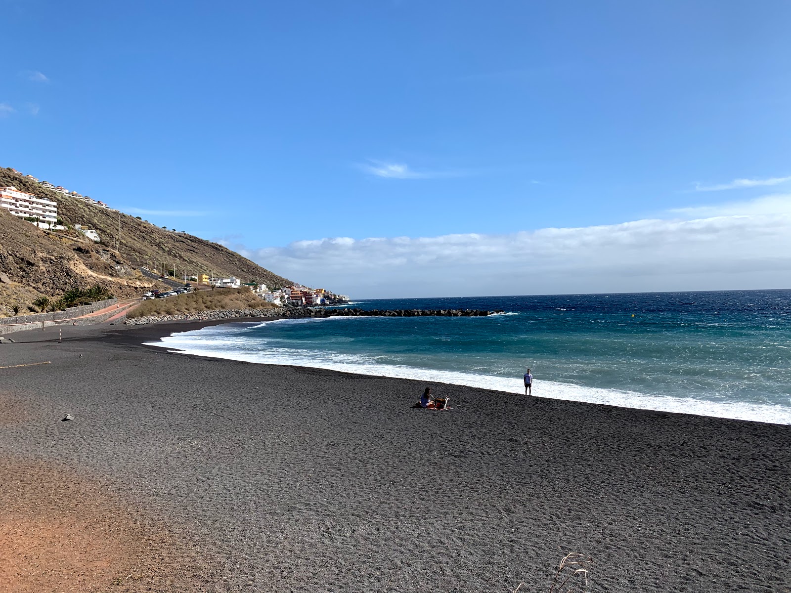 Fotografie cu Playa de la Nea cu o suprafață de nisip gri