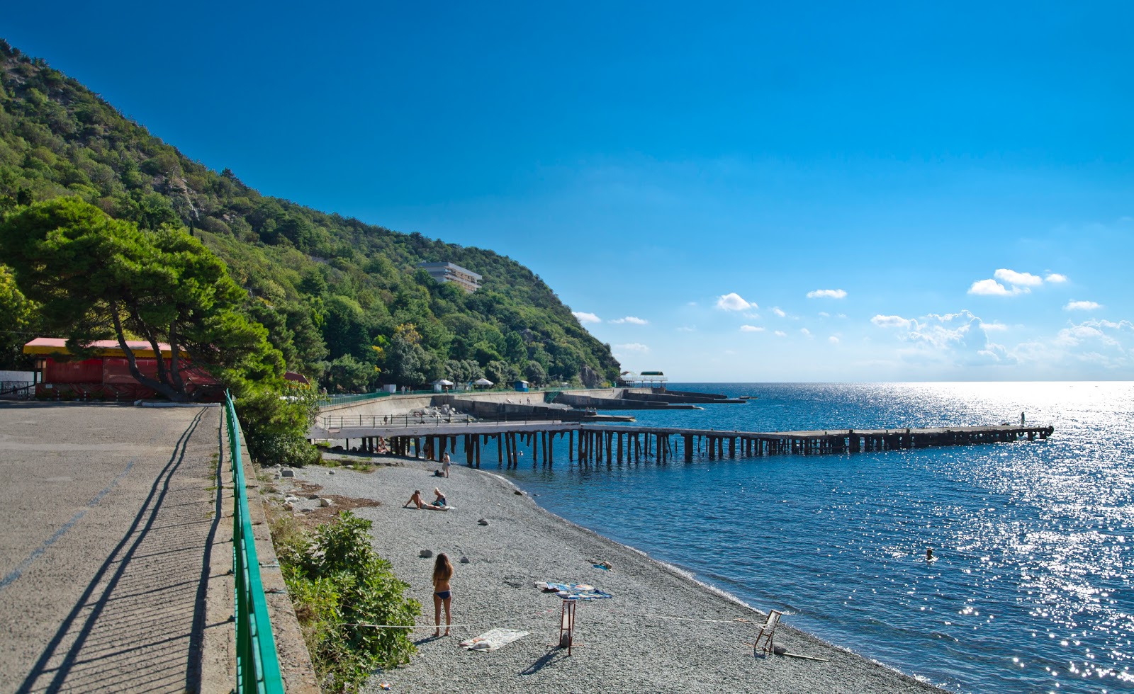 Fotografie cu Nikitsky beach II cu o suprafață de pietricel cenușiu