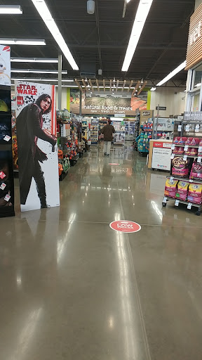 Pet Supply Store «Petco Animal Supplies», reviews and photos, 12444 NW 10th St #301, Yukon, OK 73099, USA