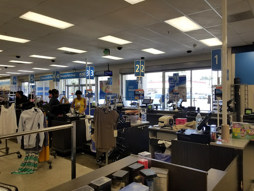 Clothing Store «Ross Dress for Less», reviews and photos, 12115 Biscayne Blvd, North Miami, FL 33181, USA
