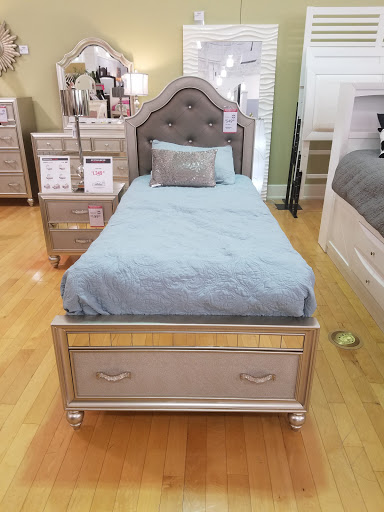 Furniture Store «American Signature Furniture», reviews and photos, 1924 W International Speedway Blvd, Daytona Beach, FL 32114, USA