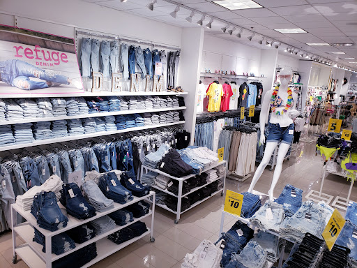 Shopping Mall «Meridian Mall», reviews and photos, 1982 W Grand River Ave, Okemos, MI 48864, USA