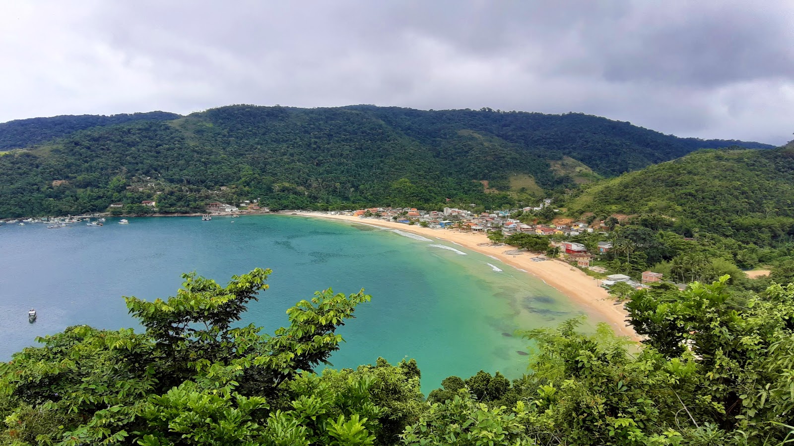 Foto de Praia de Proveta com alto nível de limpeza