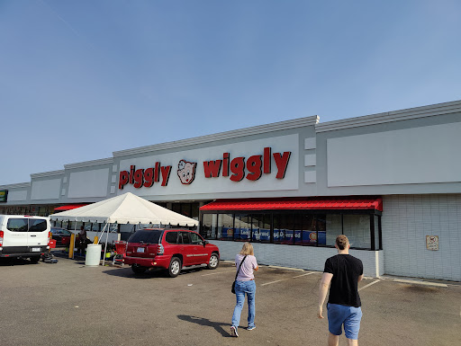 Grocery Store «Piggly Wiggly», reviews and photos, 418 W Thomas St, Rocky Mount, NC 27804, USA