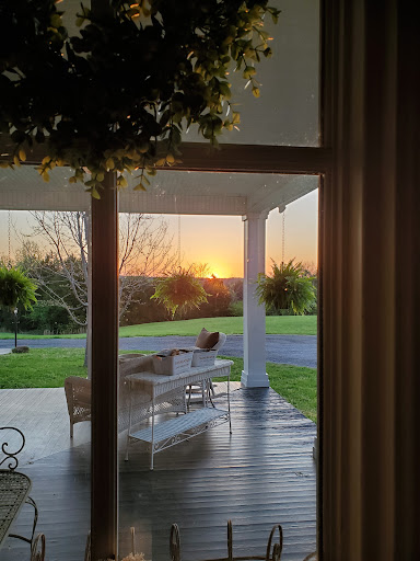 Lodge «The Farmhouse Inn», reviews and photos, 108 W Swan St, Centerville, TN 37033, USA