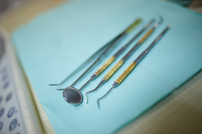 Opinii despre Dintisor Care Cabinet Stomatologic Craiova în <nil> - Dentist