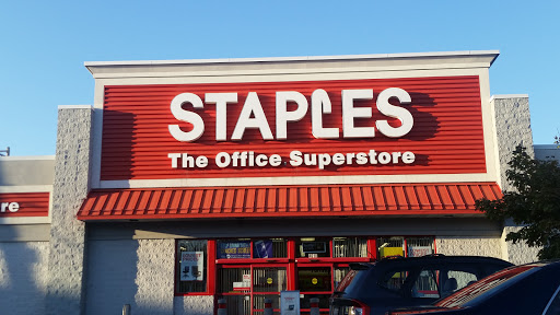 Office Supply Store «Staples», reviews and photos, 4610 N Clark St, Chicago, IL 60640, USA