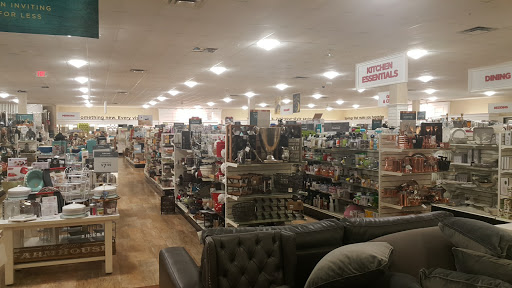 Department Store «T.J. Maxx & HomeGoods», reviews and photos, 111 Taunton St, Plainville, MA 02762, USA