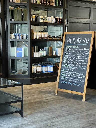 Barber Shop «Modern Gents Premier Barbershop & Bar», reviews and photos, 8233 Cooper Creek Blvd, Bradenton, FL 34201, USA