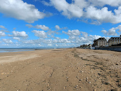 Photo de Plage Sword entouré de montagnes
