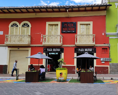 Plaza Bolívar Café Resto Bar - Parque Central, C. Sucre 908, Guaranda 020101, Ecuador
