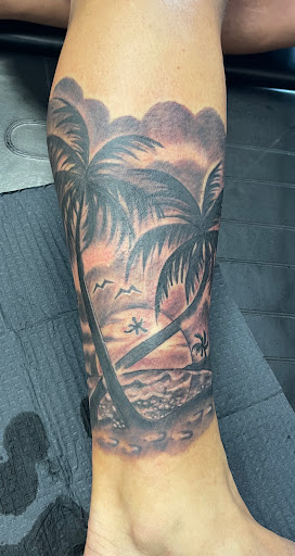 Tattoo Shop «Scratch The Surface Tattoo», reviews and photos, 6550 International Dr #111, Orlando, FL 32819, USA