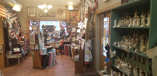 Quilt Shop «The Little Red Hen», reviews and photos, 612 Hope Ave, Muscatine, IA 52761, USA